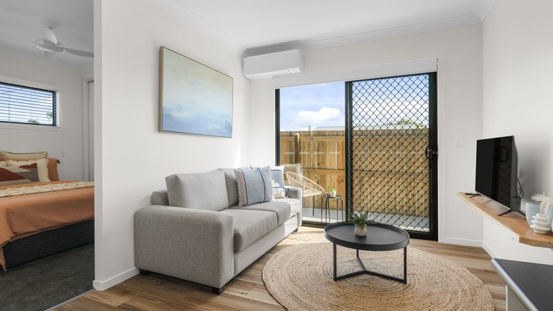 6 Harden Street — kitchen and dining
