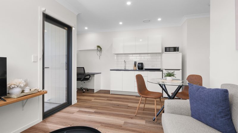 8 Harden Street — kitchen and dining