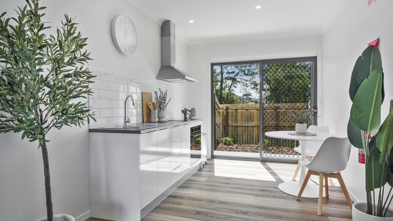 8 Harden Street — common living area