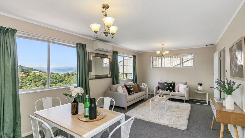 7A Randolph Road — living and dining with harbour view